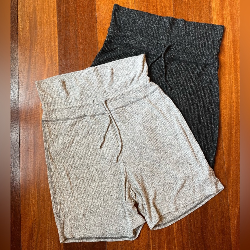 Old Navy Cozy Rib-Knit Rollover-Waist Pajama Shorts 2 Pair Grey & Lt Grey L - Picture 9 of 9
